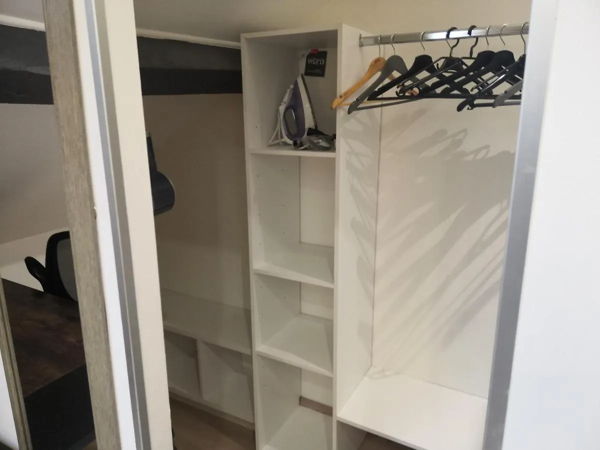 Appartement Grand T2 45M2 Vue Degage à Aix-les-Bains 0*,